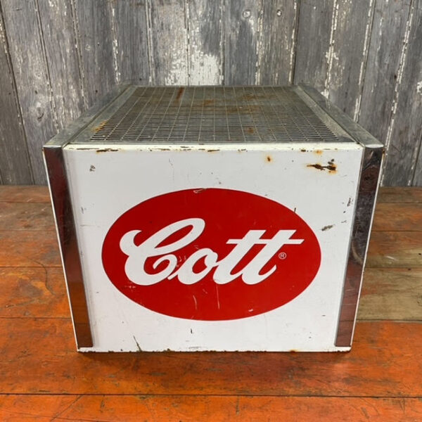 Cott Box with Chrome Grill