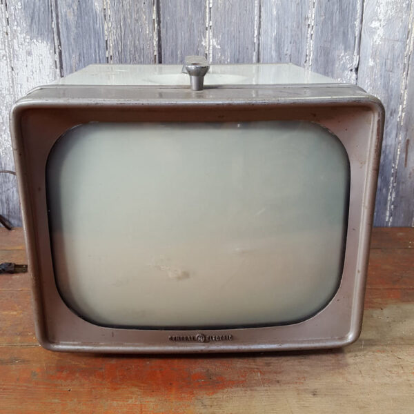 Vintage American GE TV Set