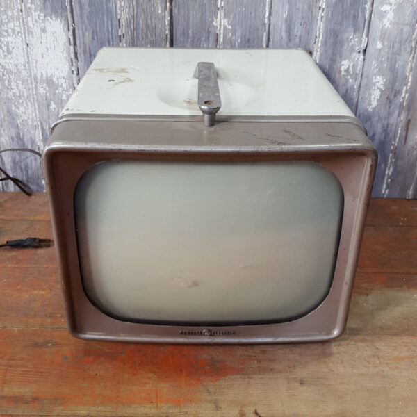 Vintage American GE TV Set