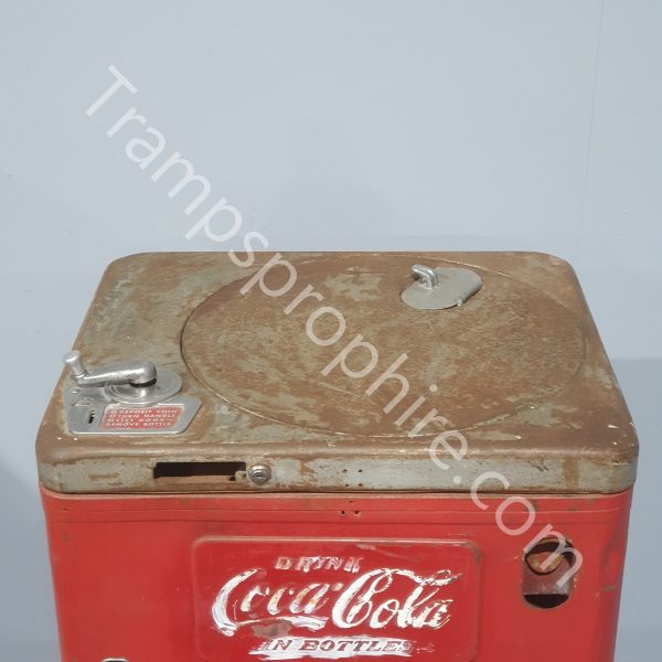 Red Coke Refrigerated Vending Machine