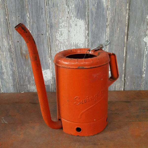 Oil can with spout