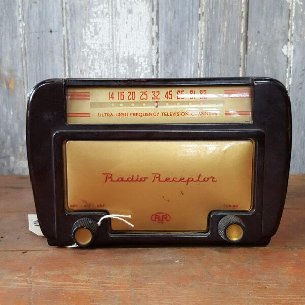 Vintage American UHF Radio Receptor