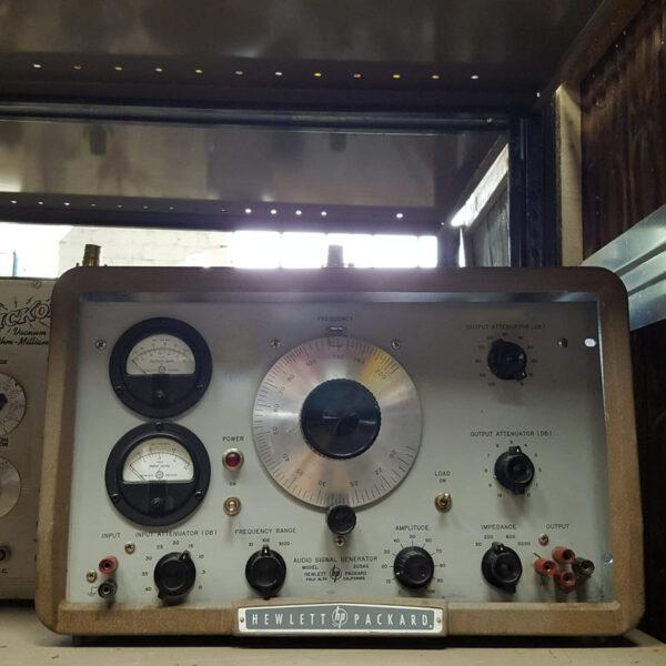 Vintage  HP Audio Signal Generator